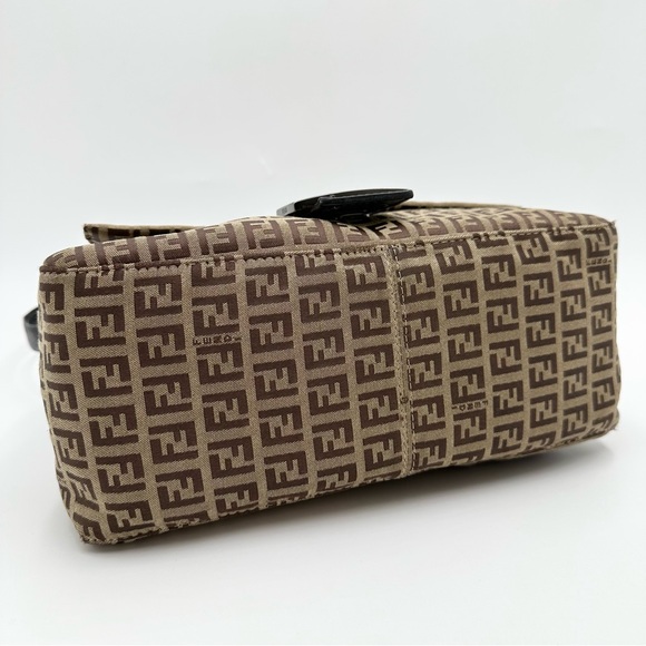 Fendi Mamma Baguette in Zucchino Canvas - Picture 11 of 16